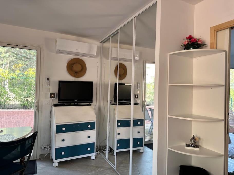 Moderne Mini Maison Lézignan-Corbières Екстериор снимка